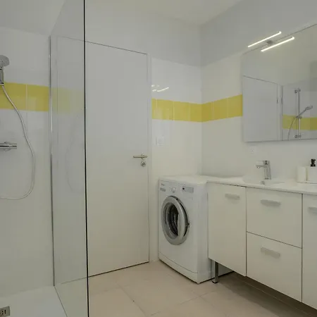 Germaine Les Pieds Dans L'eau * Andernos-les-Bains